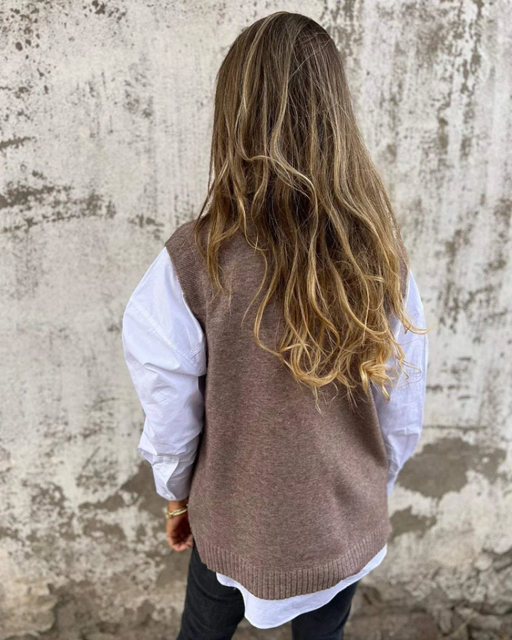 SAVINA | Lightweight Knit Vest with Timeless Shape